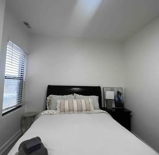 Lovely 3-bedroom In Bronzeville * Chicago