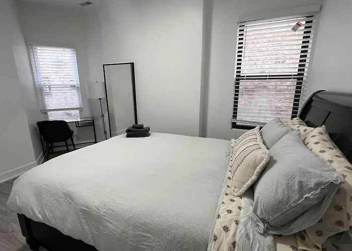 Lovely 3-bedroom In Bronzeville * Chicago